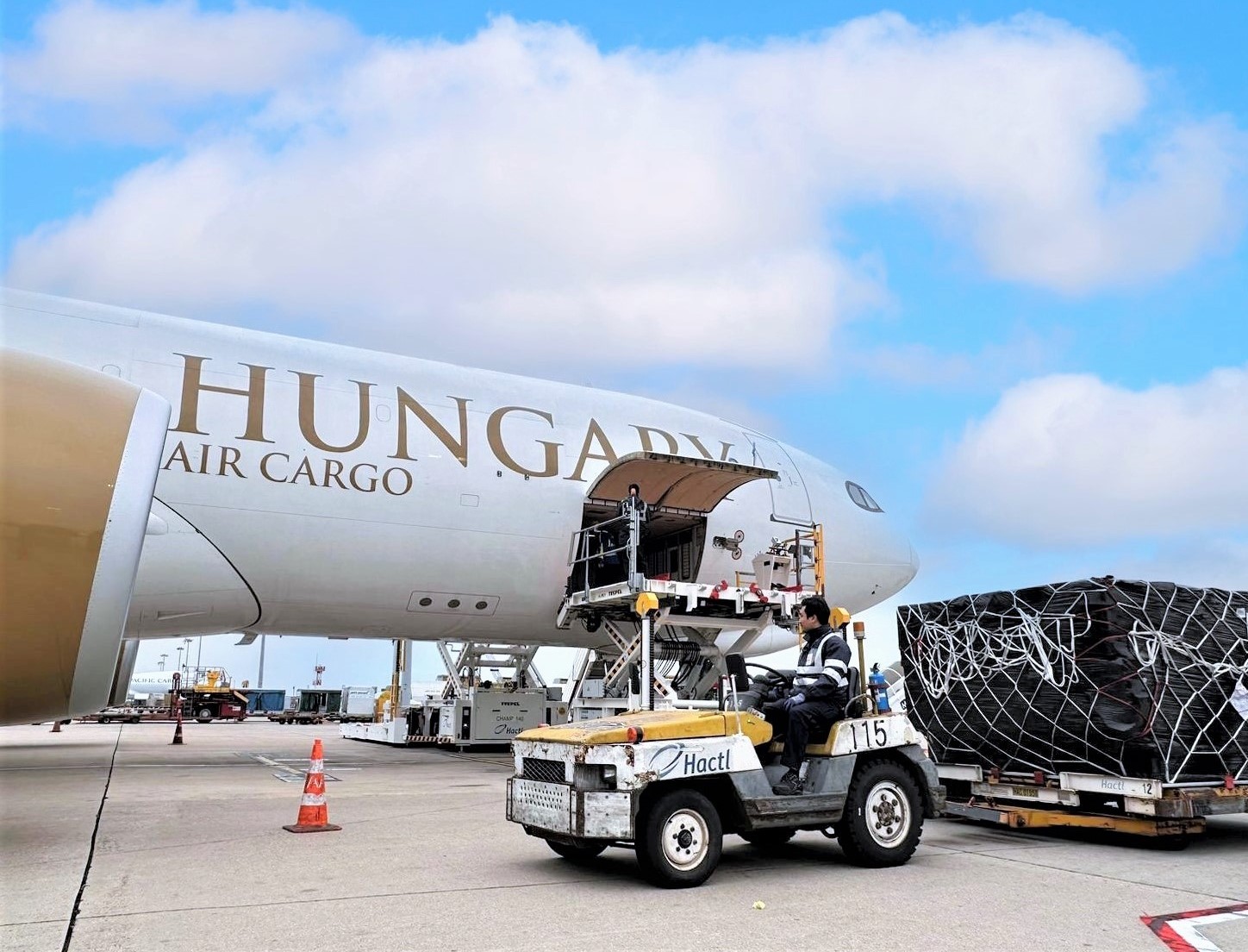 202502 Hungary Airline 2 Retouched