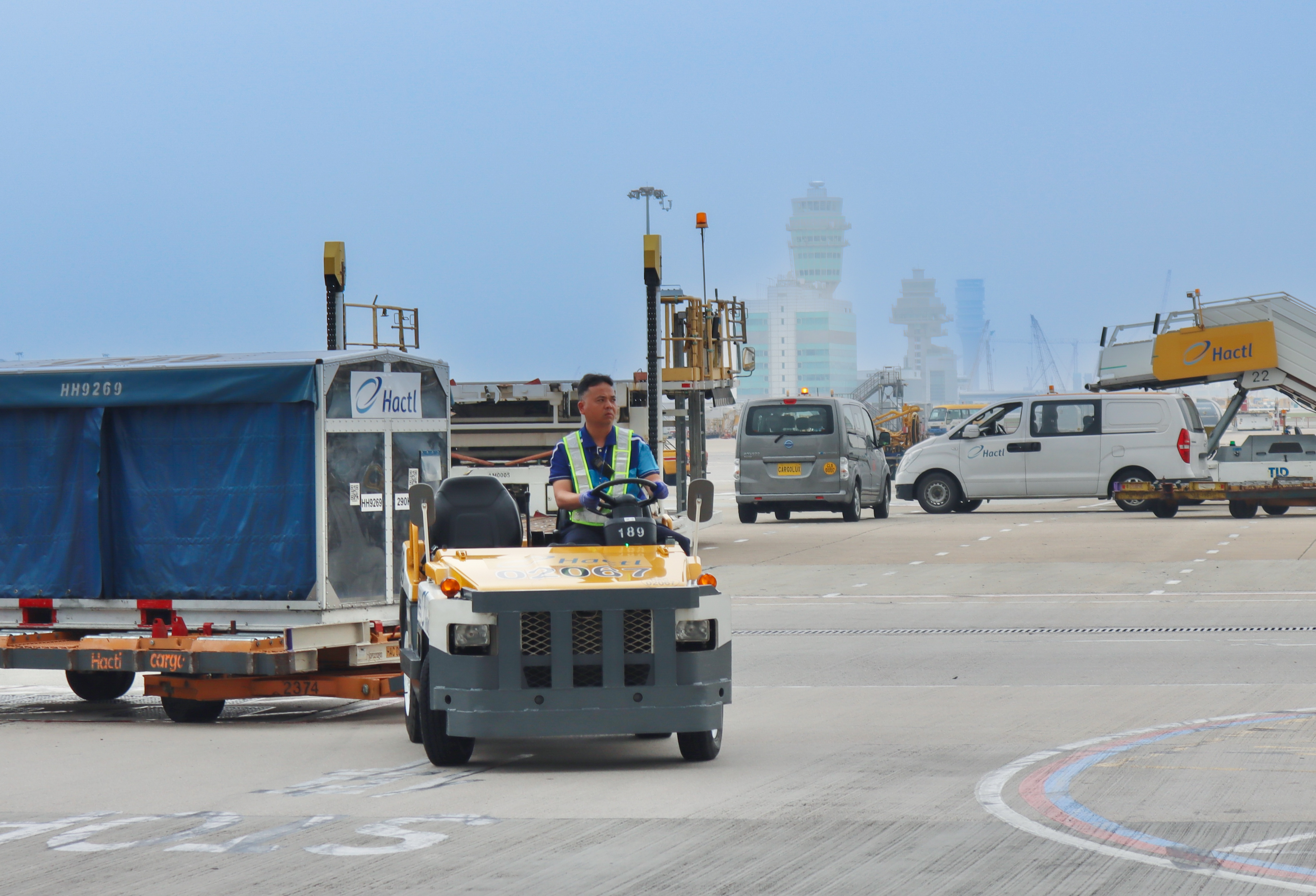 Hactl 為亞洲首個空運貨站於地勤設備使用可再生柴油 - 香港空運貨站